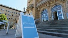 Registration day sign in front of Le Fer Hall